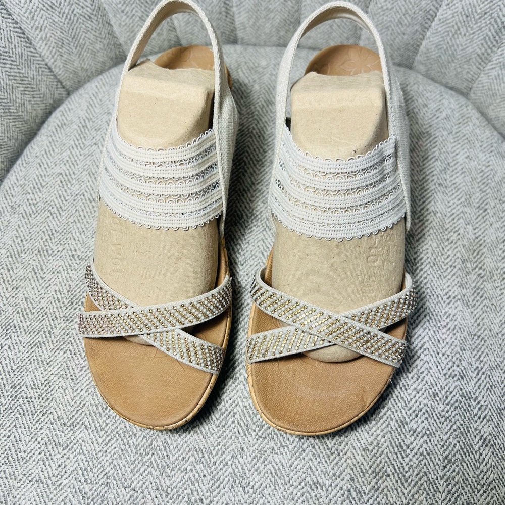 Skechers Beige Tan and White Crisscross Rhinestone Slingback Sandals